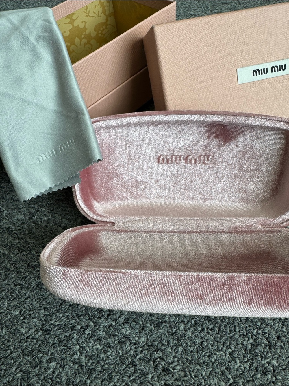Miu Miu Case + Original Packaging for Eyewear / Sunglasses - Picture 4 of 6